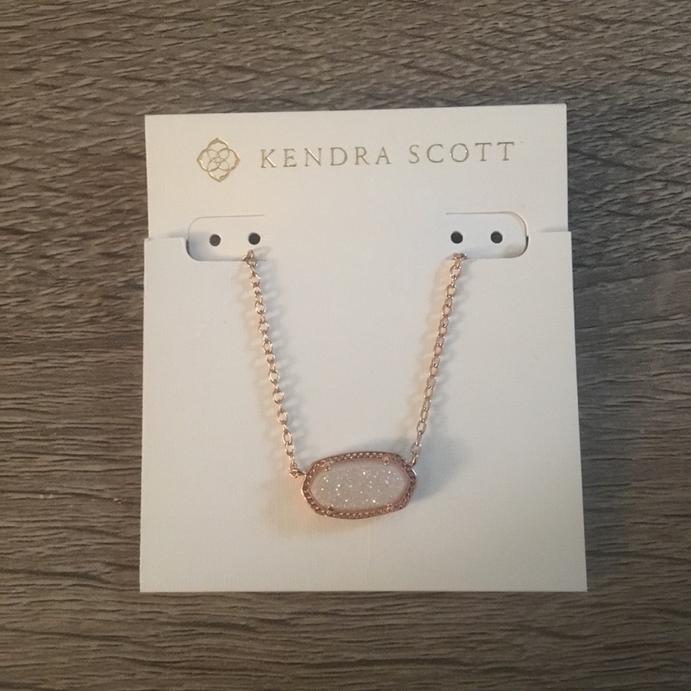 Kendra Scott necklace